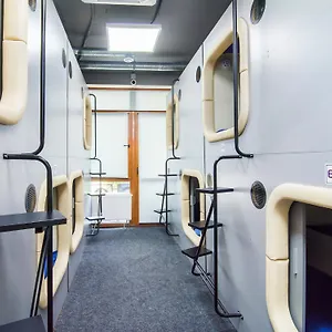 2* Hotel cápsula Av-1 Capsule